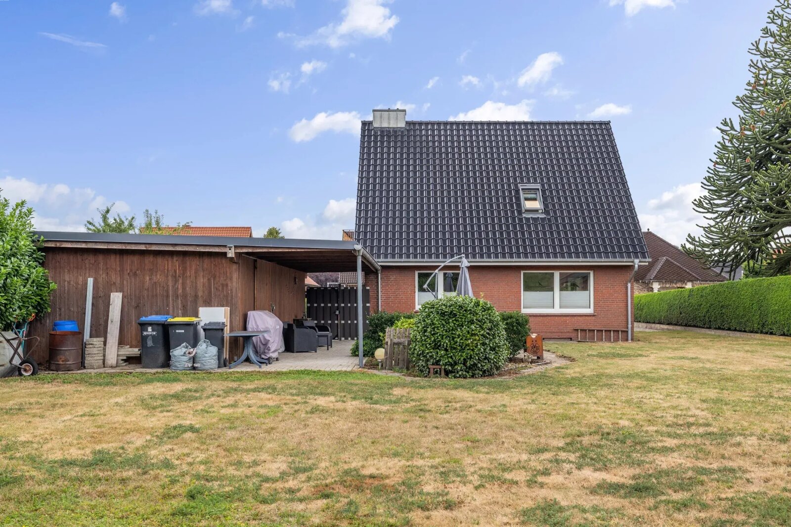 Provisionsfrei! Freistehendes Wohnen mit viele Möglichkeiten in Schöninghsdorf!